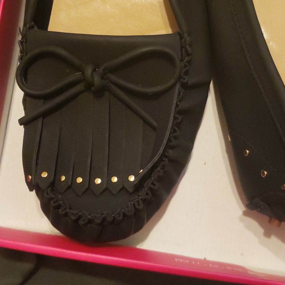 Shoes - Picture 4 of 4